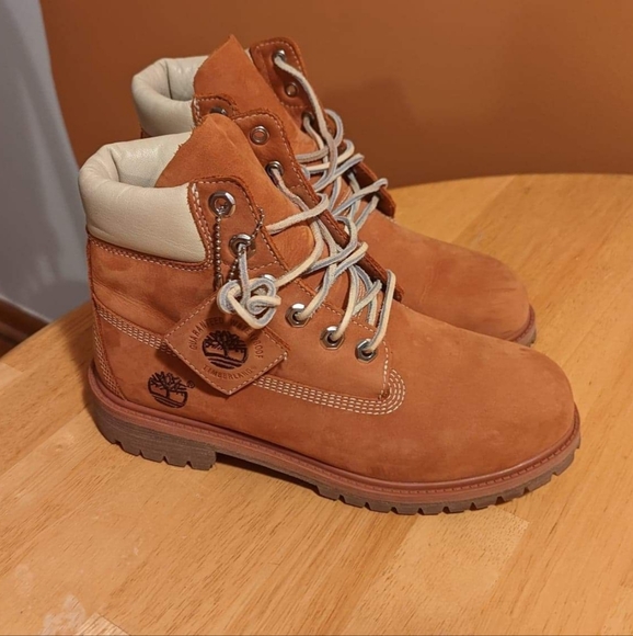Timberlands Limited Edition Thanksgiving Dinner youth sz 5.5 - Picture 1 of 7